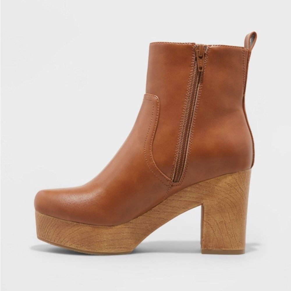 Women's Aggy Clog Boots Universal Thread cognac nwt - Picture 2 of 5